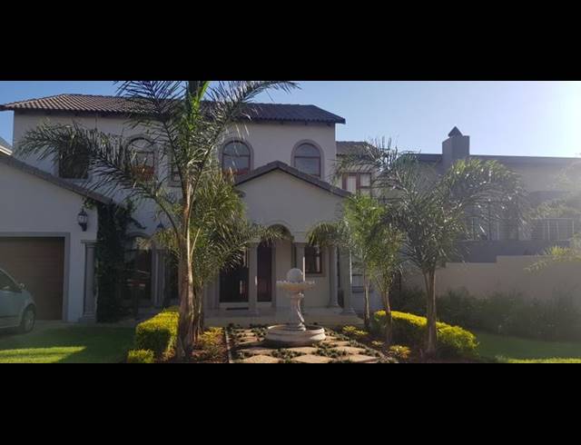 3 BEDROOM CLUSTER FOR SALE IN FAERIE GLEN